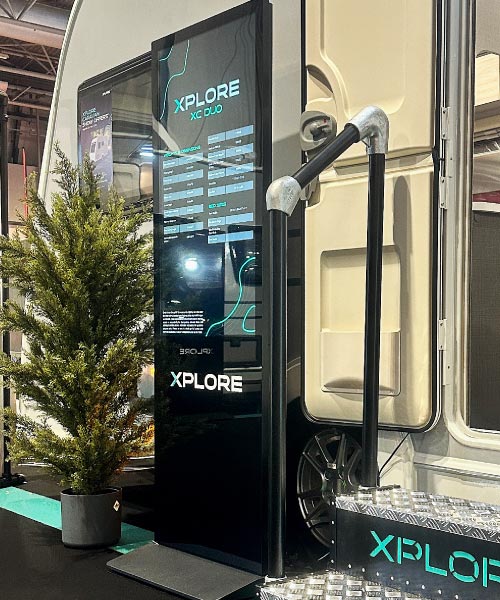 High-resolution, attention grabbing displays